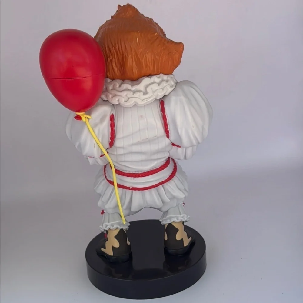 IT White and Red Clown PHONE REMOTE FAMING HOlDER Figurine